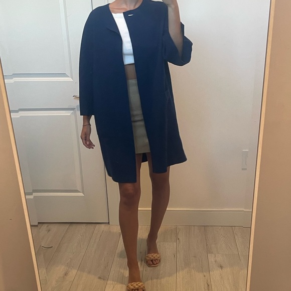 St. John One Button Overcoat - Picture 3 of 16